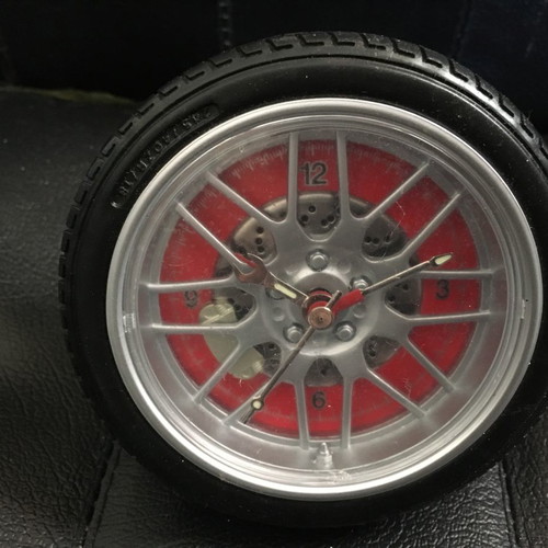 Roda alarm clock table with red background new