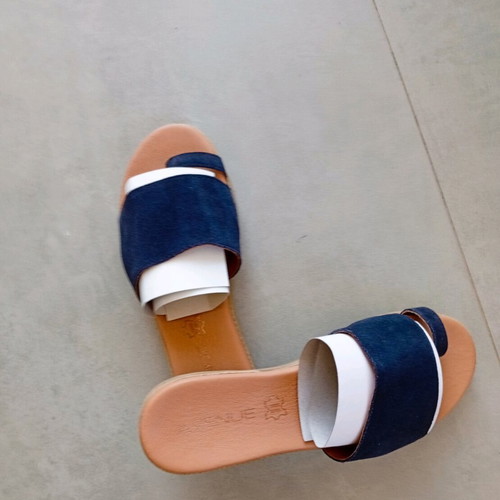 Leather sandals, summer, only 8 €.