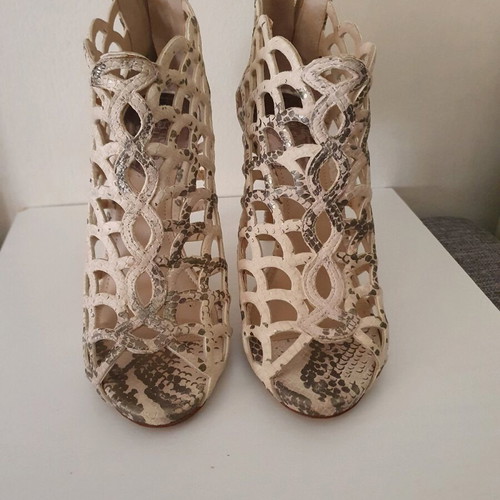 Vince Camuto leather shoes snake print size 36 like new