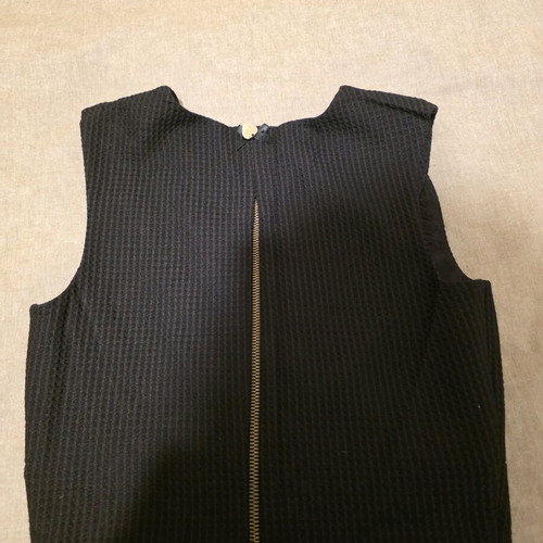 Lynne top black like new, size S