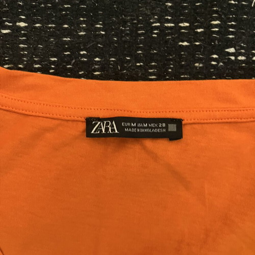 Zara woman’s shirt size medium, like new, black