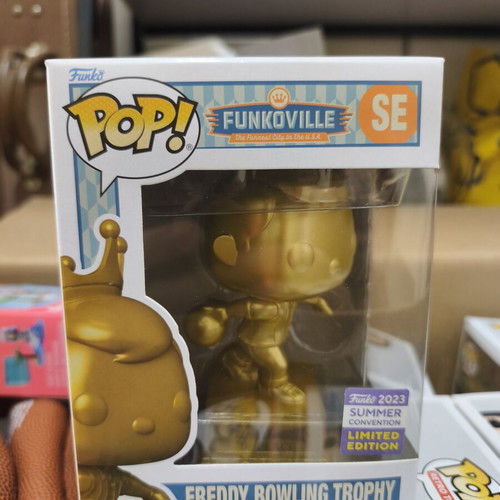 Funko Pop Freddy Bowling Trophy new, exclusive