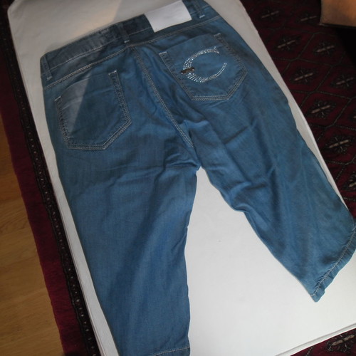 New C denim shorts