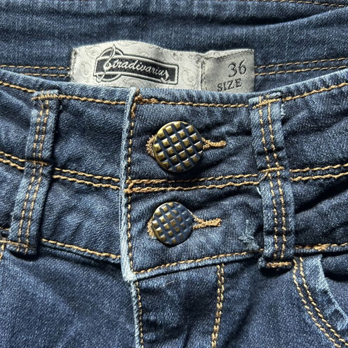 Stradivarius women's shorts like new, size S, white and blue