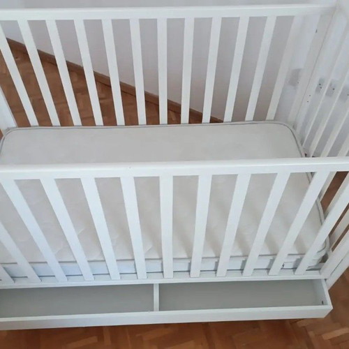 Foppapedretti Baby Cribs like new with mattress and storage drawer