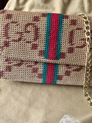 Handmade shoulder bag with chain