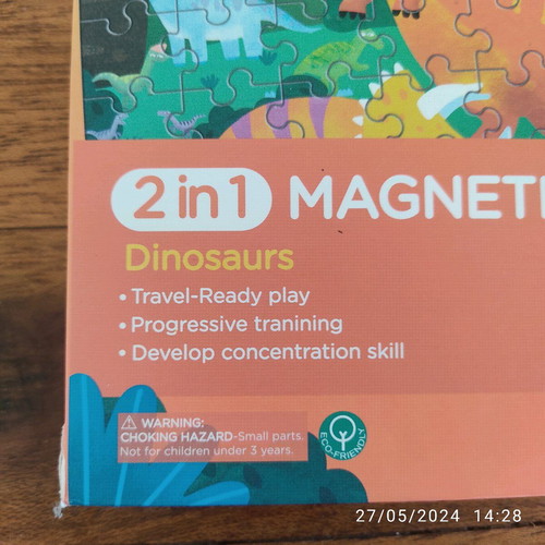 Mieredu magnetic puzzle with dinosaurs like new