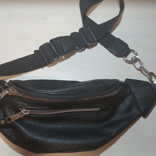 Classic black banana bag like new, crossbody