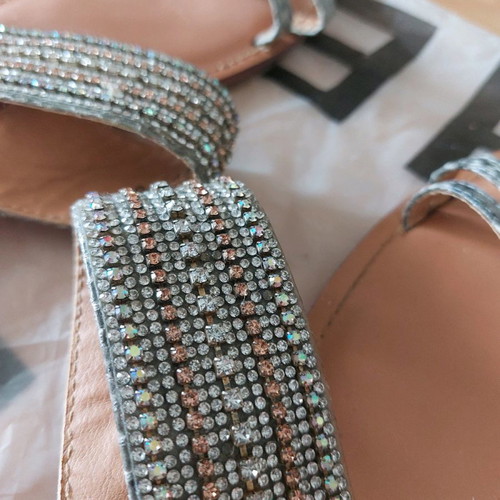 Sandals flat used size 40 brown with rhinestones