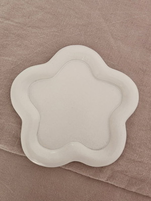 Mini jewelry holder like new, flower-shaped