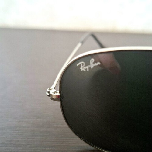 Ray-Ban Aviator RB 3025 5814 sunglasses used silver frame with green G15 lenses