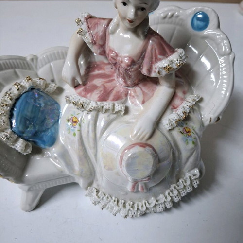 Porcelain figures like new, pack of 5 pieces