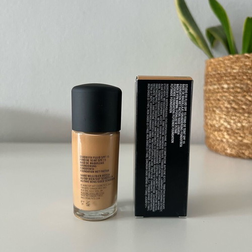 Mac Studio Fix Foundation SPF15 new, shade NC30