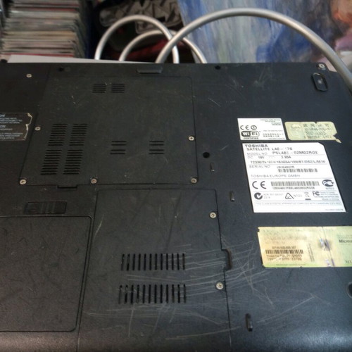 Toshiba Satelite L40 17s used for spare parts