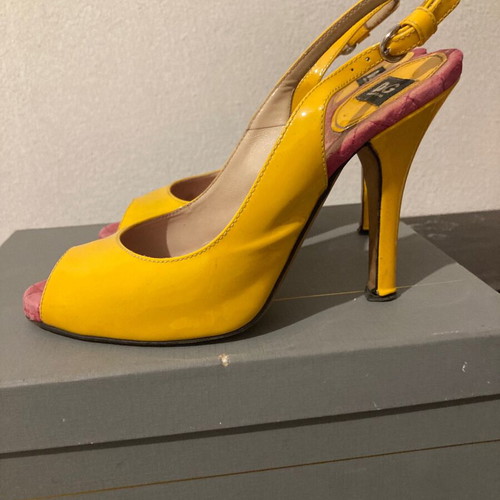 Dolce Gabbana pumps used, leather patent, size 38, yellow