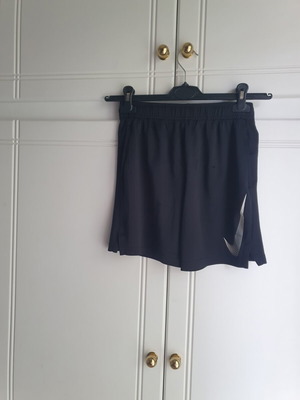 Nike Dri Fit Boys' Shorts used, size 146 cm, black