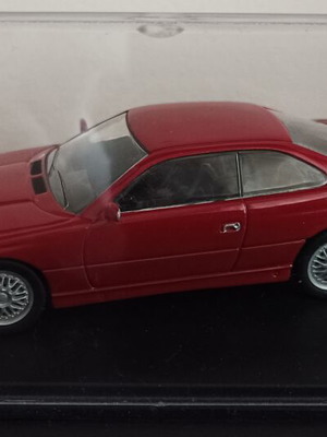 BMW 850 μεταλλική μινιατούρα 1/43 καινούργια με τροχούς Minichamps και δεύτερη βάση