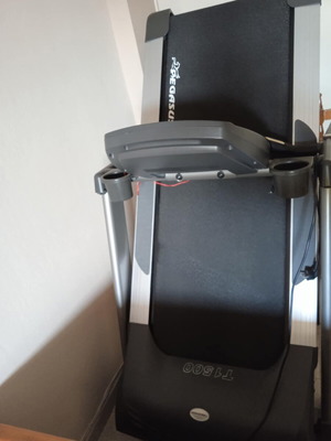 Treadmill like new, sturdy with multiple speed options