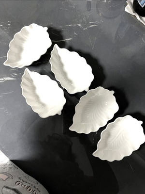 Ceramic set of 5 small plates new