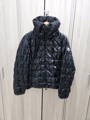 Moncler Pearl jacket like new, black, size 4