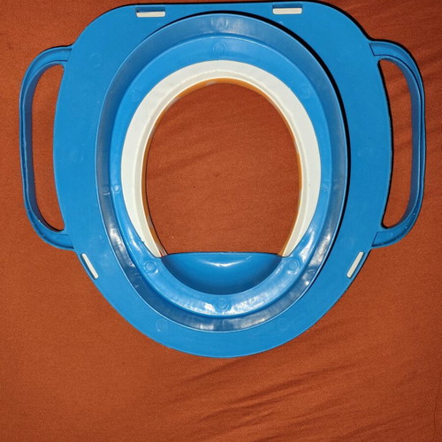 Children's toilet seat used with soft cushion and duck decoration