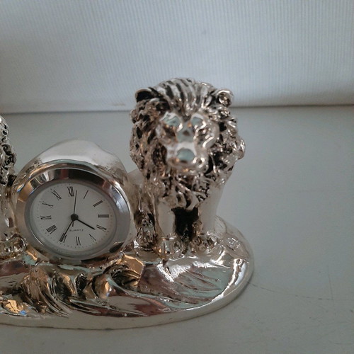 Italian silver-plated table clock like new, analog