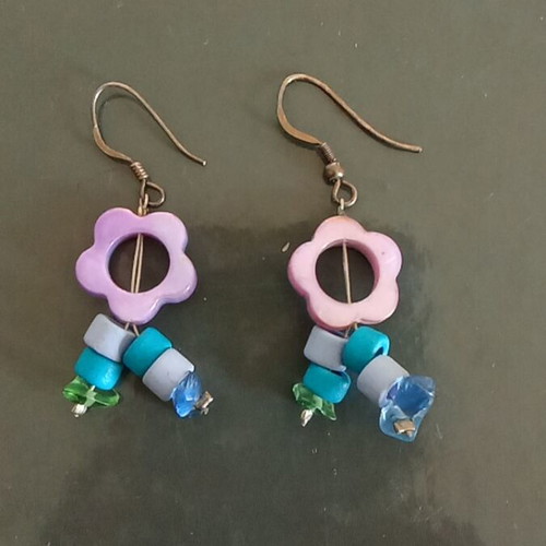Earrings for girls and women with silver clasp like new, blue and pink