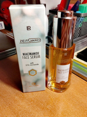 Niacinamide Serum with Mexican Arnica for Radiant Skin
