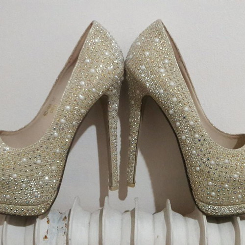 Bridal pumps used, beige, sparkling, size 39