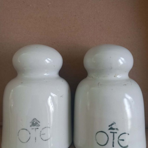 Ote and Ose insulators used from 70s without cracks