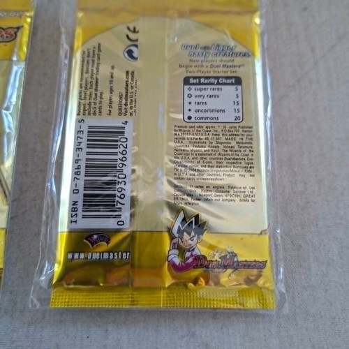 Duel Masters sealed pack of 8 cards and keychains new