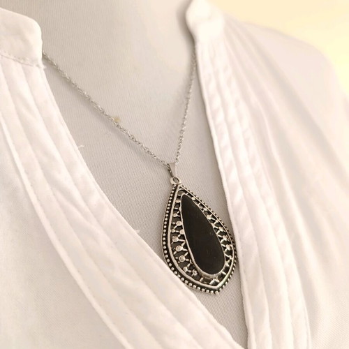 Handmade women's stainless steel necklace with teardrop pendant and black enamel new