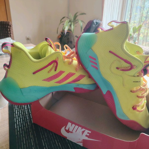 Adidas Harden Stepback 3 sneakers like new, size 48, yellow and turquoise