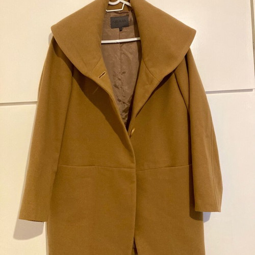 NEMA camel coat small like new