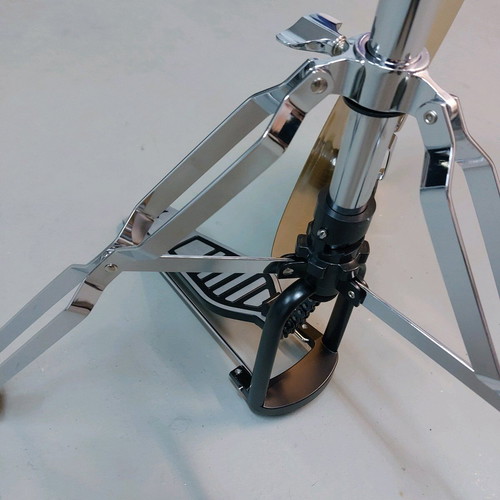Hi-Hat βάση Remo βαρέως τύπου με ρύθμιση swivel και δώρο πιατίνι crash 16" Turkey καινούργια
