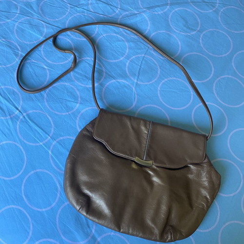 Vintage gold leather shoulder bag by Rossella, used