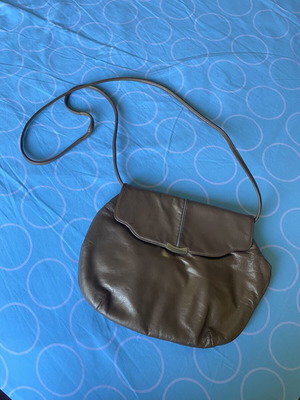 Vintage gold leather shoulder bag by Rossella, used