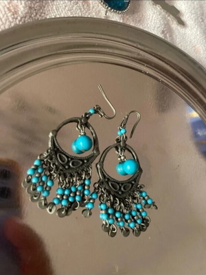 Earrings like new with turquoise beads