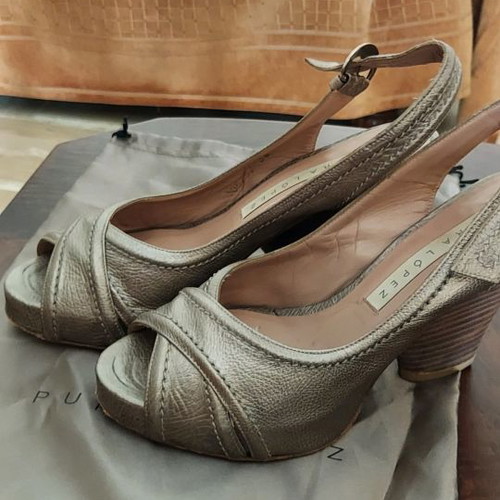 Pura Lopez leather sandals like new, bronze, size 38