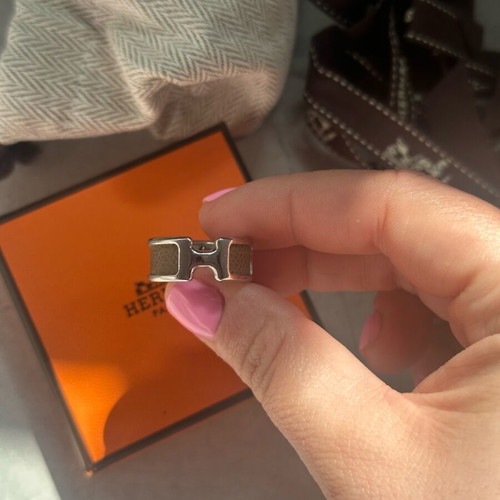 Hermes H Olympe Ring like new, etoupe with palladium hardware