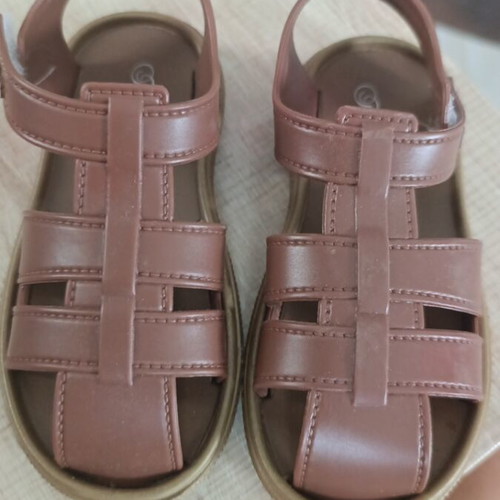 Plastic sandals size 26 new, brown