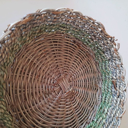 Woven bread basket like new