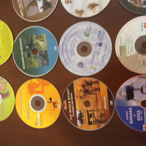 Educational and children's DVD set like new, pack of 17