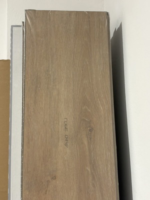 Haro Tritty 100 Oak Veneto Laminate Flooring New, 7 Packs, 18.7 m²