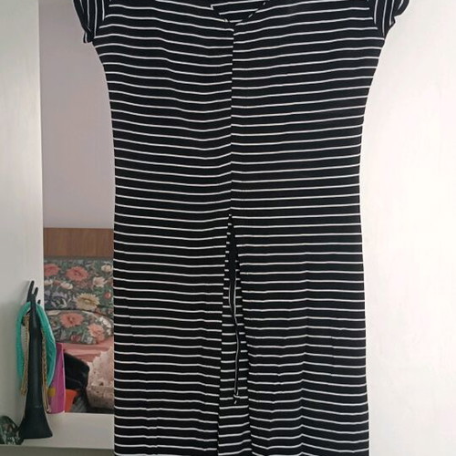 Long blouse dress with front opening like new, black and white