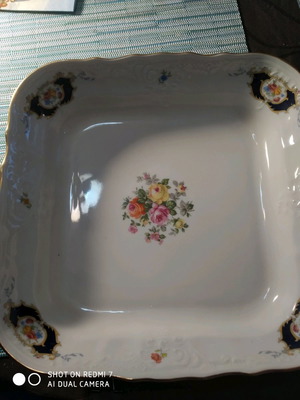 Vintage serving platter used in good condition without breaks