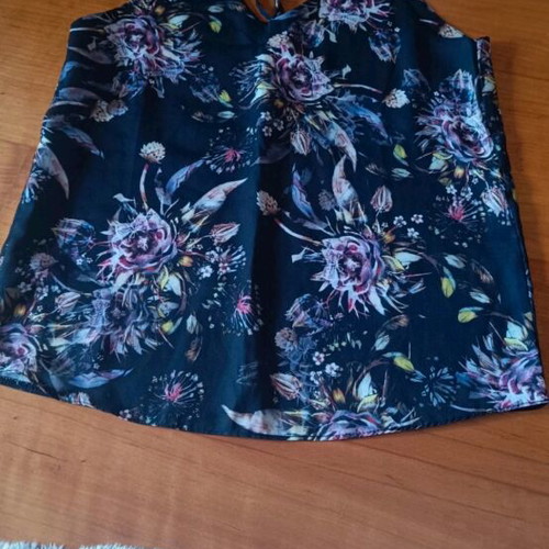 Hailys blouse like new, size S, black and purple