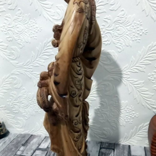 Decorative tabletop statue of Asian man like new