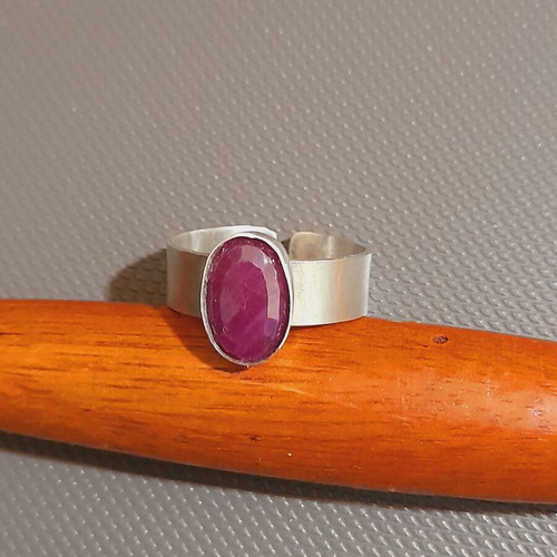 Handmade 925 silver ring with semi-precious stone and opening shank new