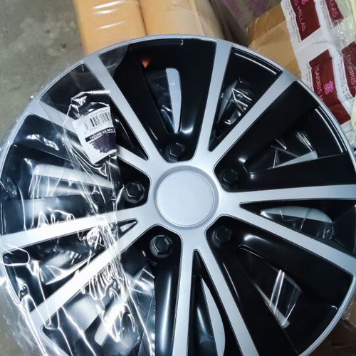 VW 13" Hubcaps new